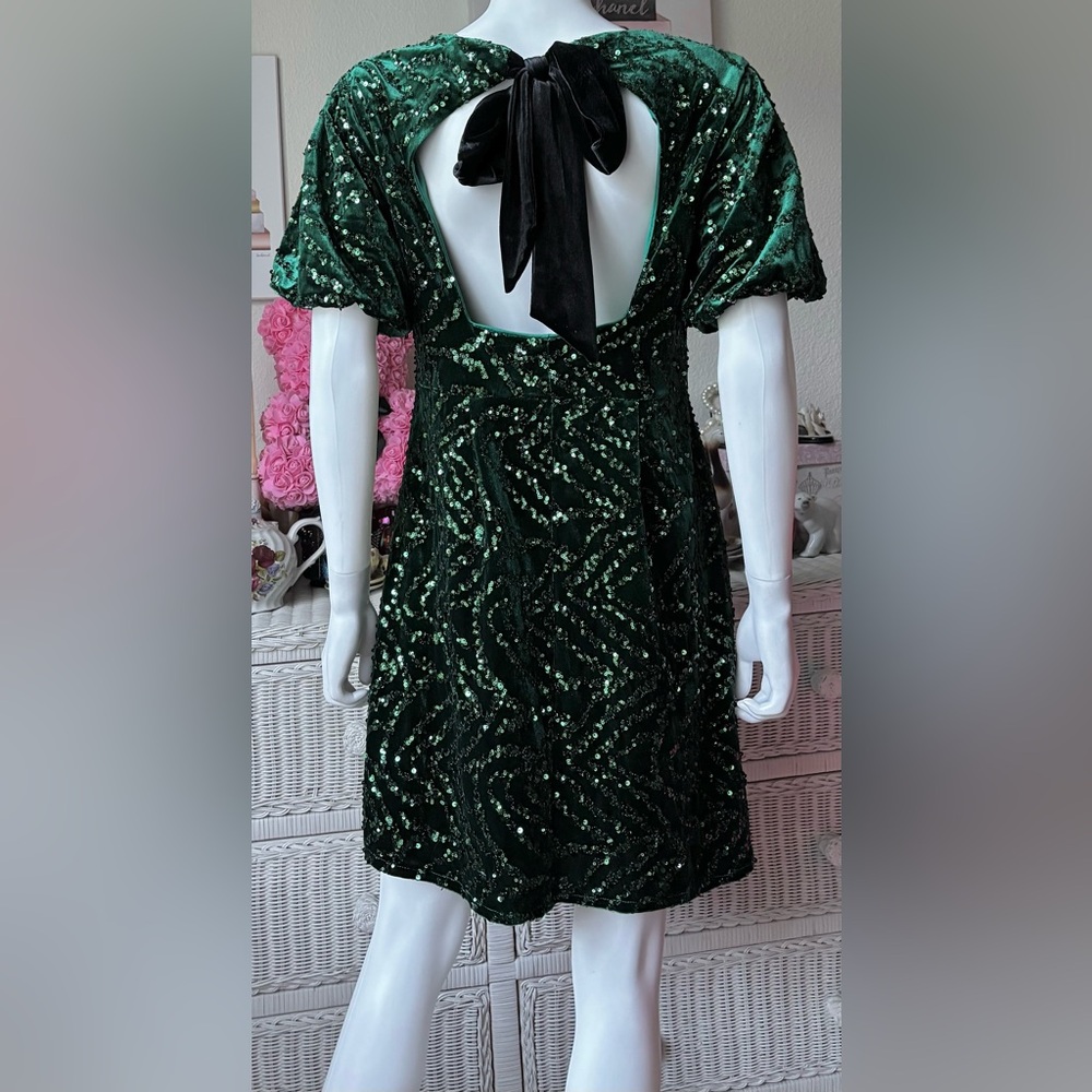 Millie Machintosh Mini Dress Velvet Sequined w/ Tie Back in Green & Black Size 8